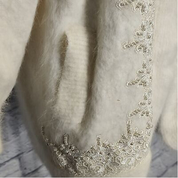 Vintage Adore Women's cream angora rabbit fur embroidered pearl detail Coat Sz M - Picture 4 of 11